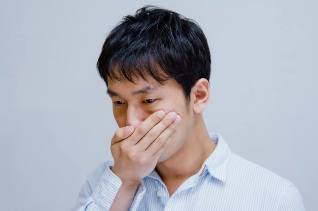 口臭が気になる男性