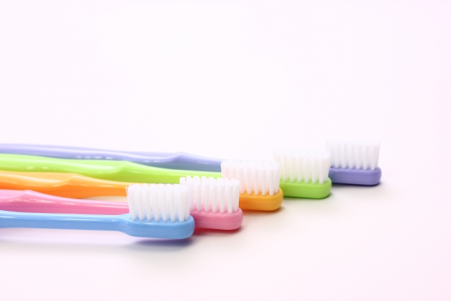 カラフルな歯ブラシ