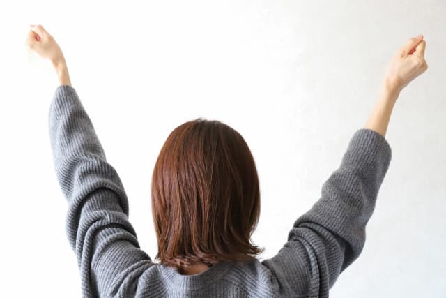 虫歯対策を伝える女性