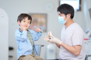 歯科医院に通う男の子