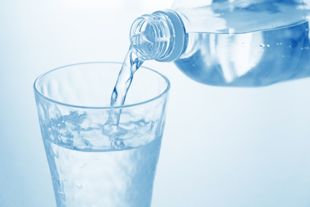 水を飲む様子