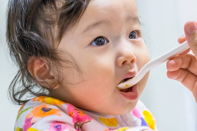 離乳食完了期を迎えた赤ちゃん