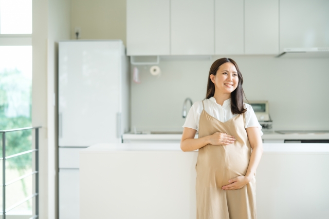 妊婦歯科検診を控えた女性